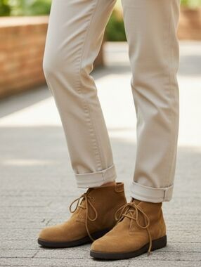 Via Spiga Unisex Suede Chukka Boots in Camel Brown